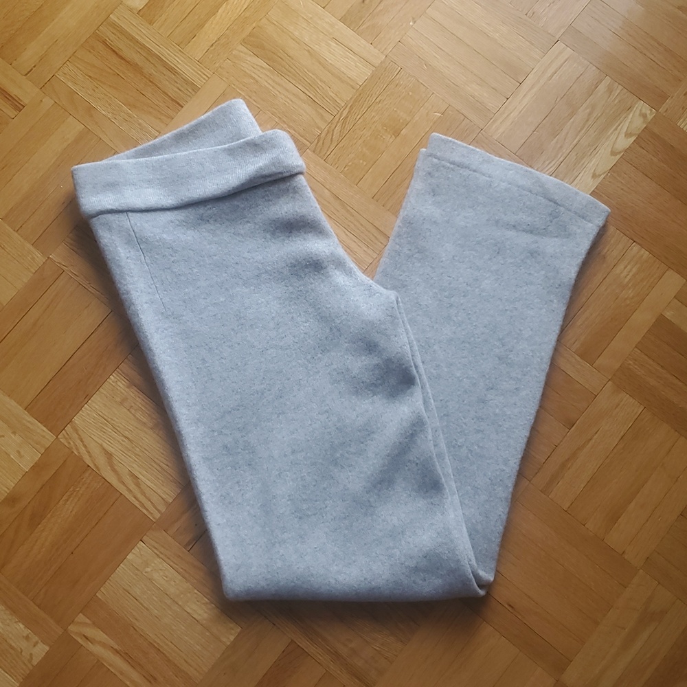 Neiman Marcus Gray 100% Cashmere Knit Classic Cropped Low Rise Lounge Pants - Picture 12 of 14